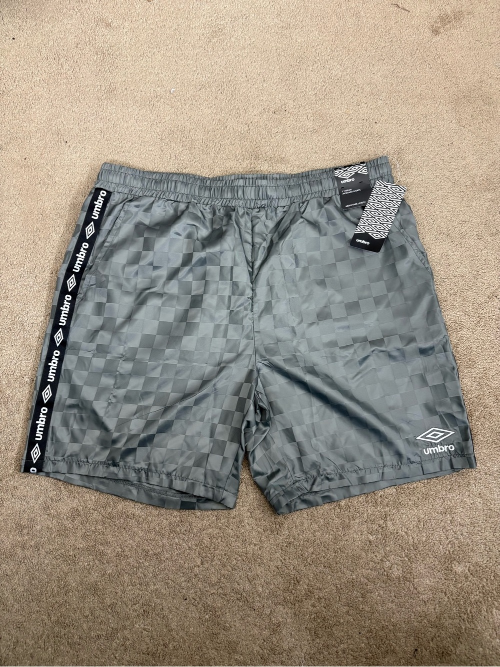 NEW Umbro Jacquard Shorts Mens L Retro Style Black Checkered Soccer Futbol NWT